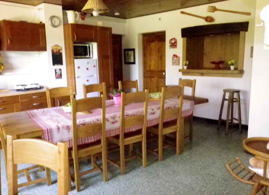 Chambre D'Hotes La Haie Fleurie Chevillard Екстериор снимка