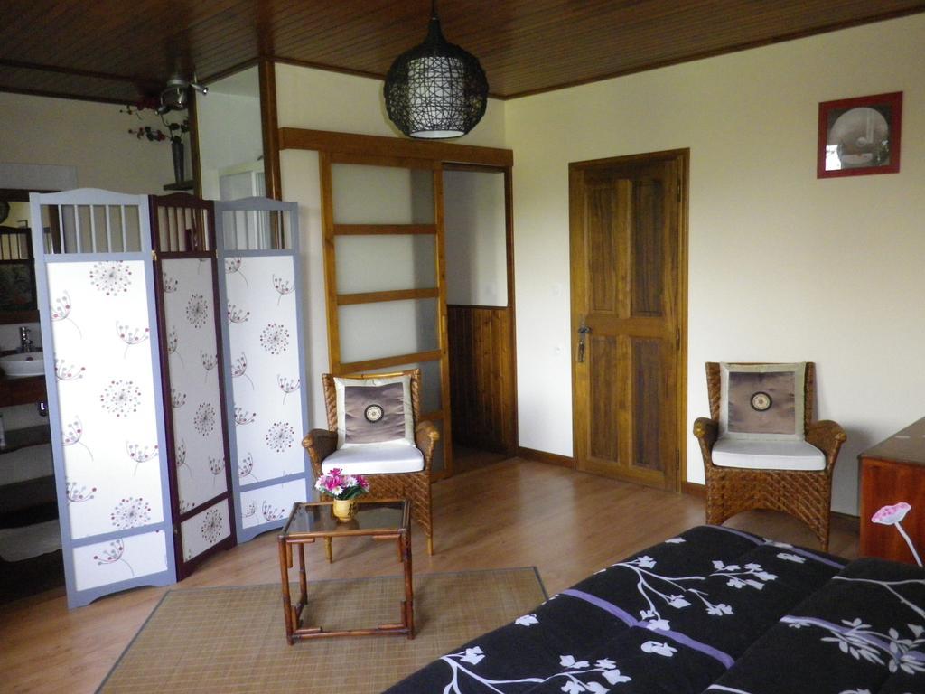 Chambre D'Hotes La Haie Fleurie Chevillard Стая снимка